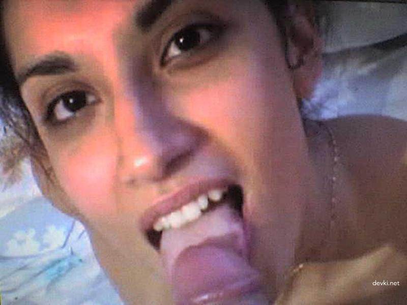 MILFs Sucking Dicks: Amateur Porn Photos