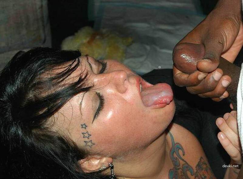 MILFs Sucking Dicks: Amateur Porn Photos