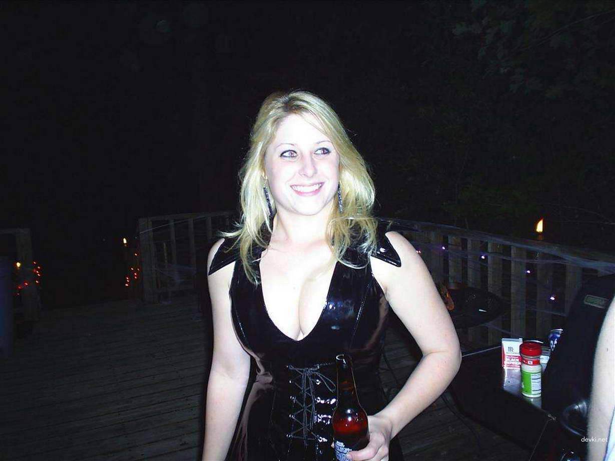 Big Tits College Student Deepthroats Cock