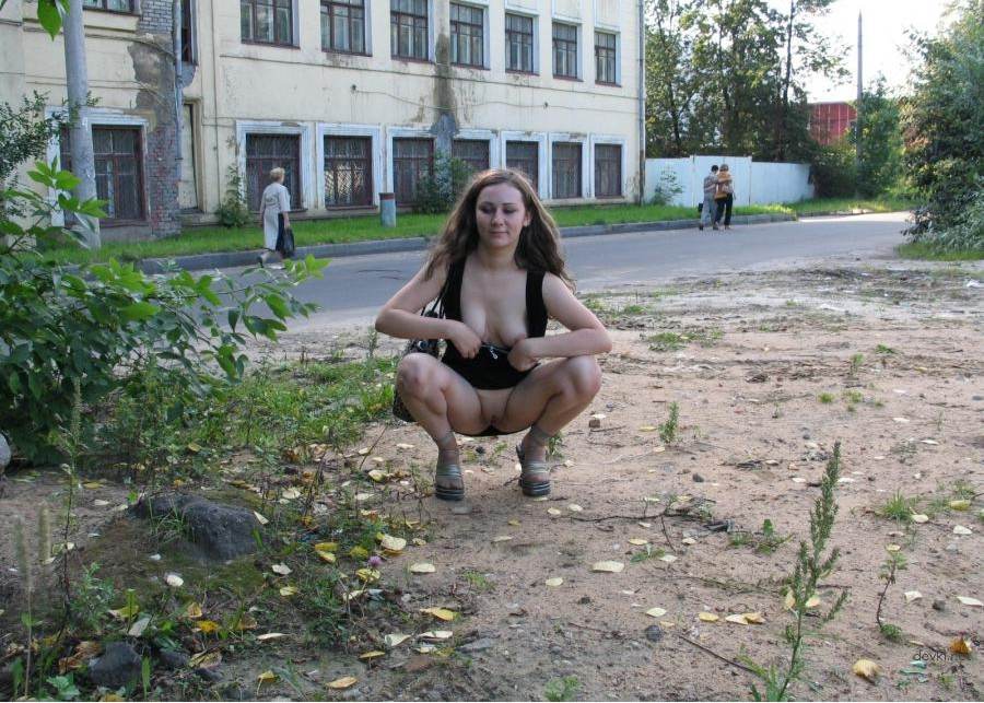 Young Slut Shows Pussy Outdoors - Explicit Amateur Photo
