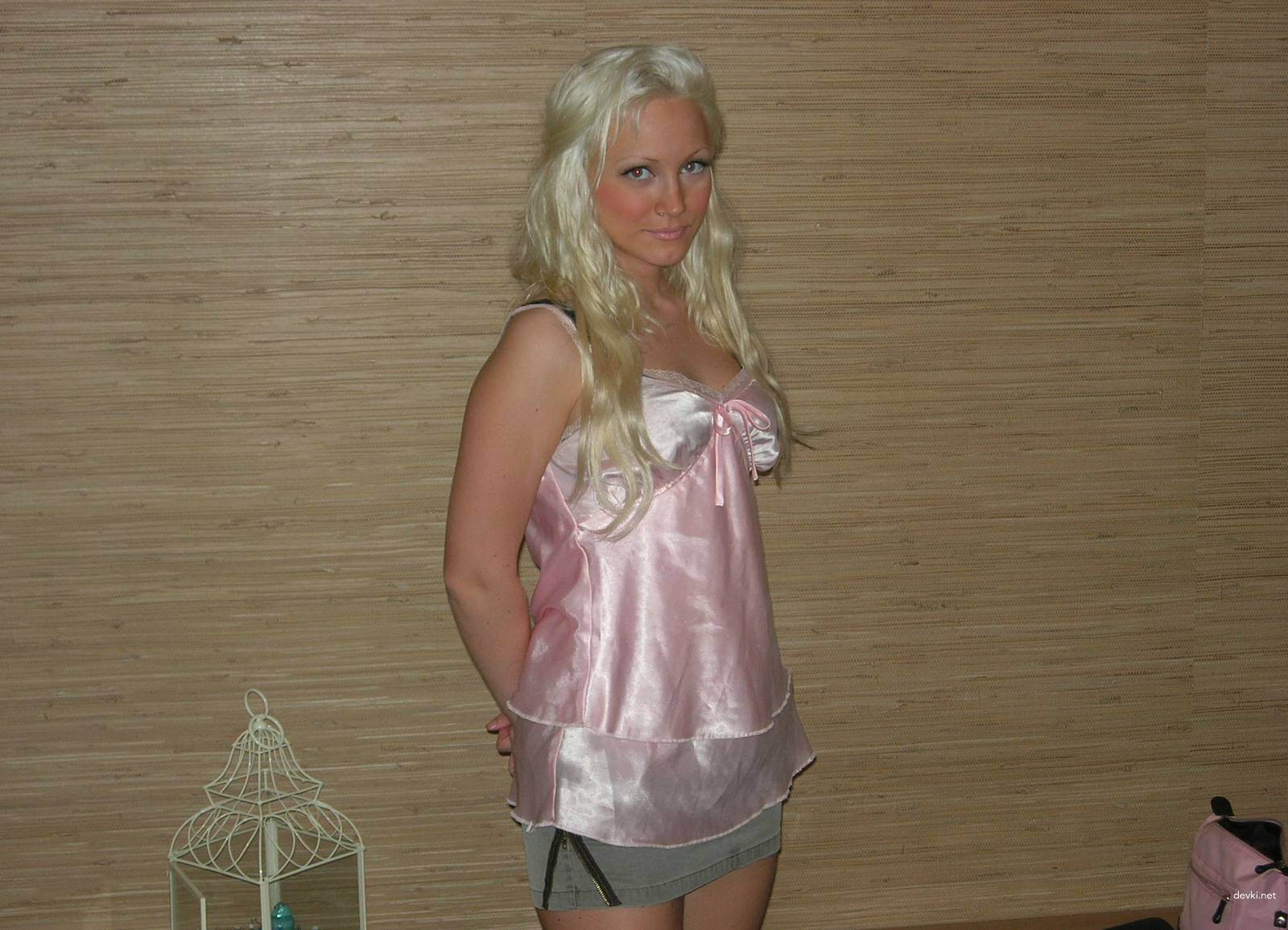 Private Photos of Familiar Blonde - Explicit Amateur Shots