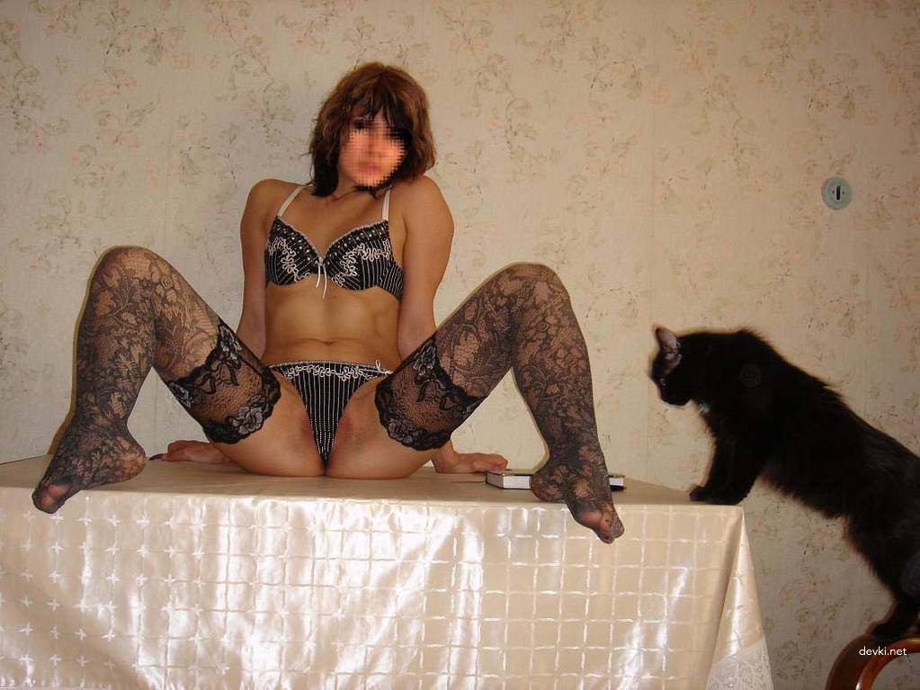 Hot Amateur Porn: Sexy Chick's Homemade Sex Pics