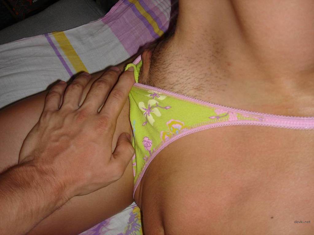 Hot Amateur Porn: Sexy Chick's Homemade Sex Pics