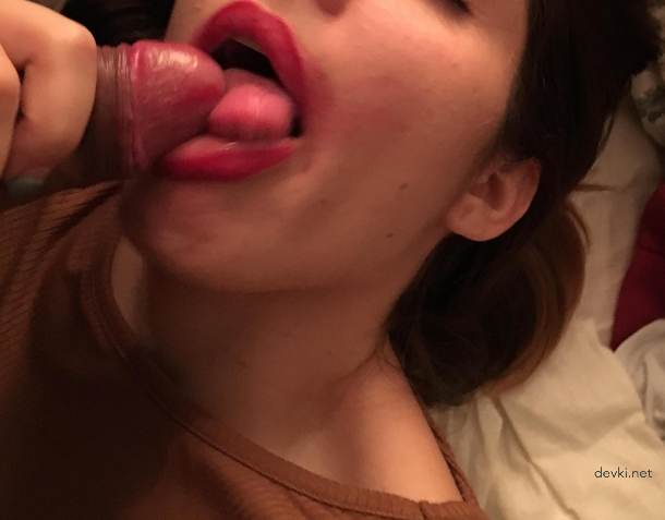 Hot Amateur Babes in Explicit Home Sex Photos