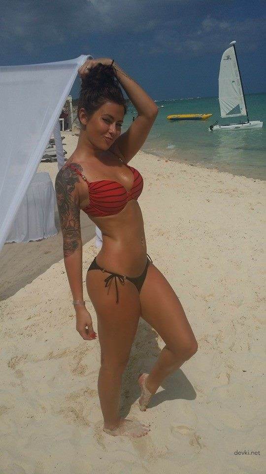 Hot Amateur Babes in Explicit Home Sex Photos