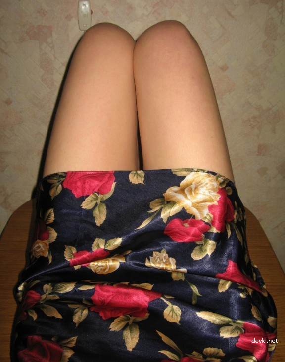 Hot Brunette Amateur Porn: Sexy Brunette Babe in Explicit Photoshoot