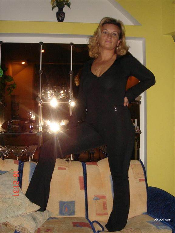 Mature Lady's Explicit Amateur Porn Photos: Hot MILF Sex Pics!