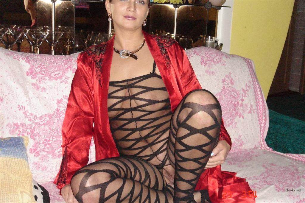 Mature Lady's Explicit Amateur Porn Photos: Hot MILF Sex Pics!