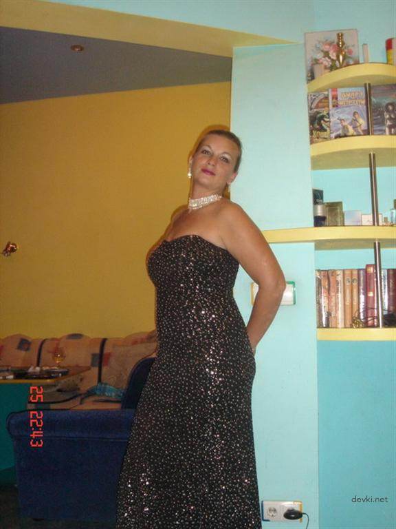 Mature Lady's Explicit Amateur Porn Photos: Hot MILF Sex Pics!