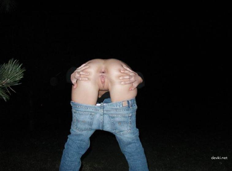 Amateur Cumshot on Girlfriend's Legs After Sex - Explicit Photo