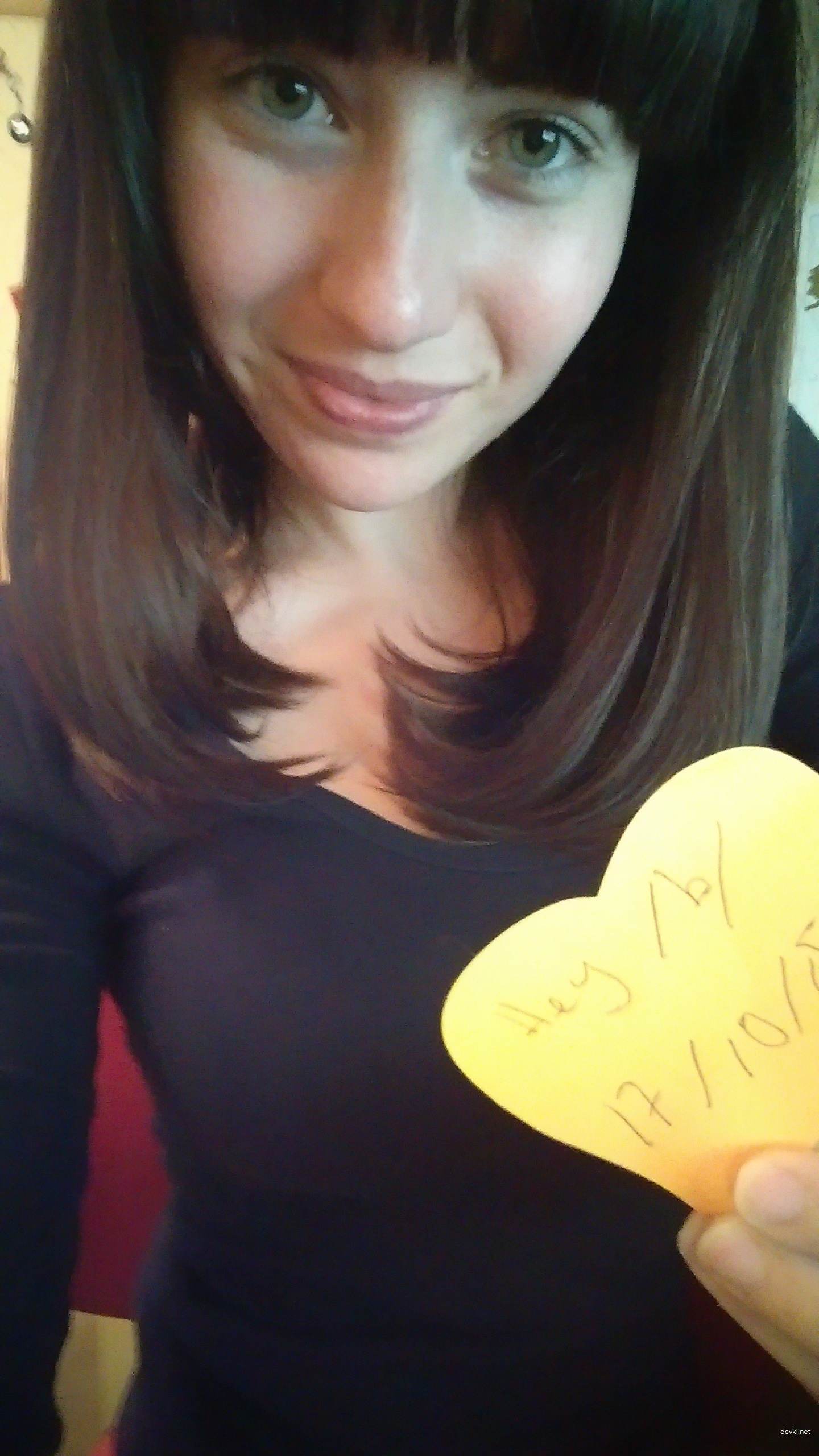 Amateur Busty Girl Selfie: Explicit Big Boobs Photo