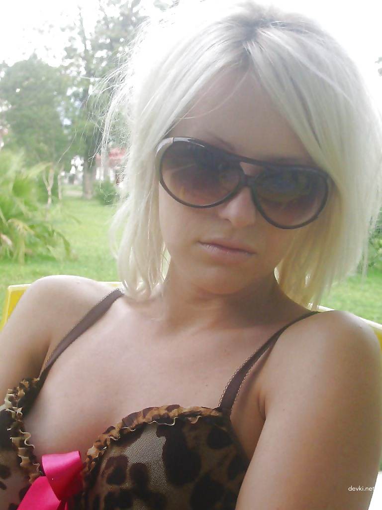 Slut Swallows Cum: Amateur Porn Photo