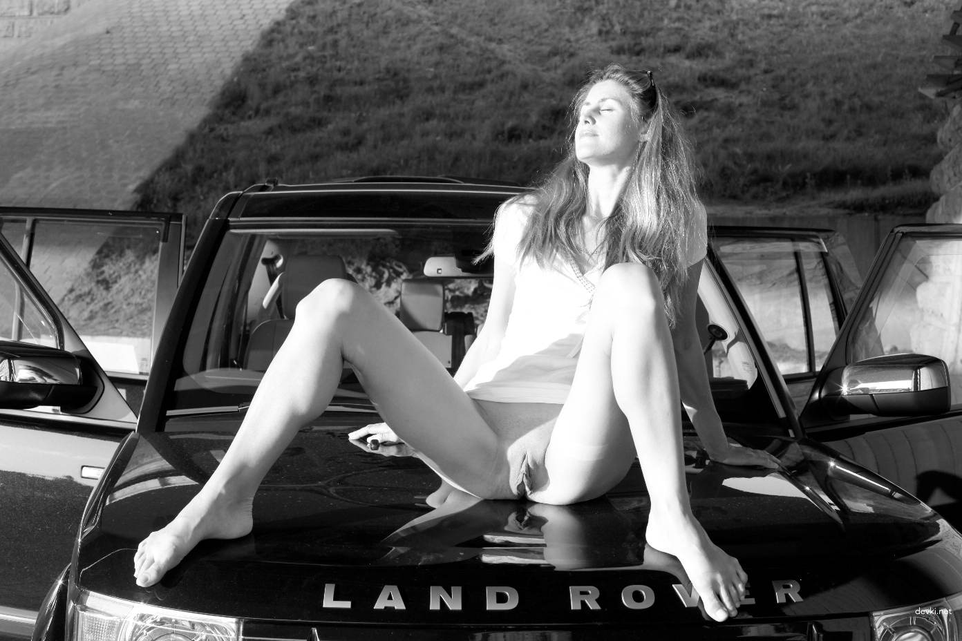 Mature Woman Exposes Her Wet Pussy - Amateur Porn Photo