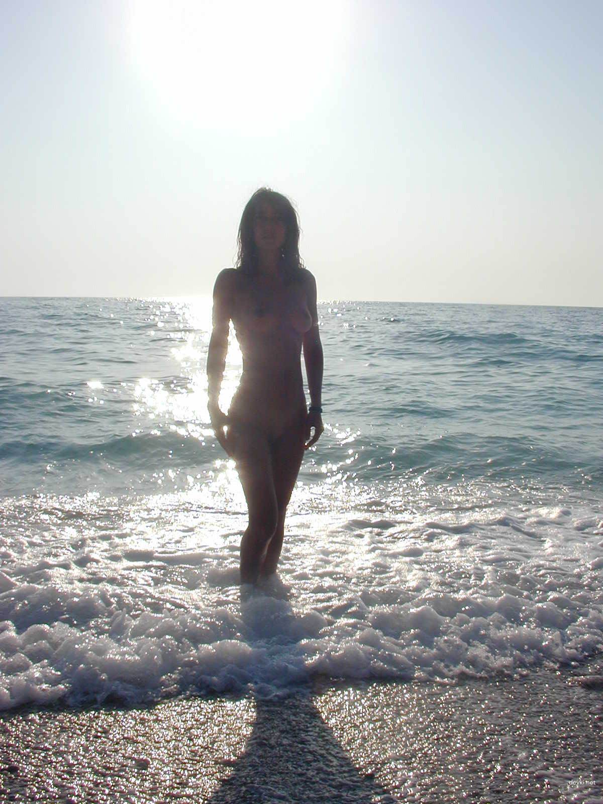 Naked Brunette at the Beach: Explicit Amateur Nude Photo