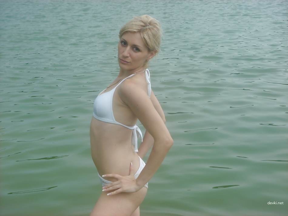 Hot Amateur Babe in Explicit Porn Photos - Sexy Slut Sex