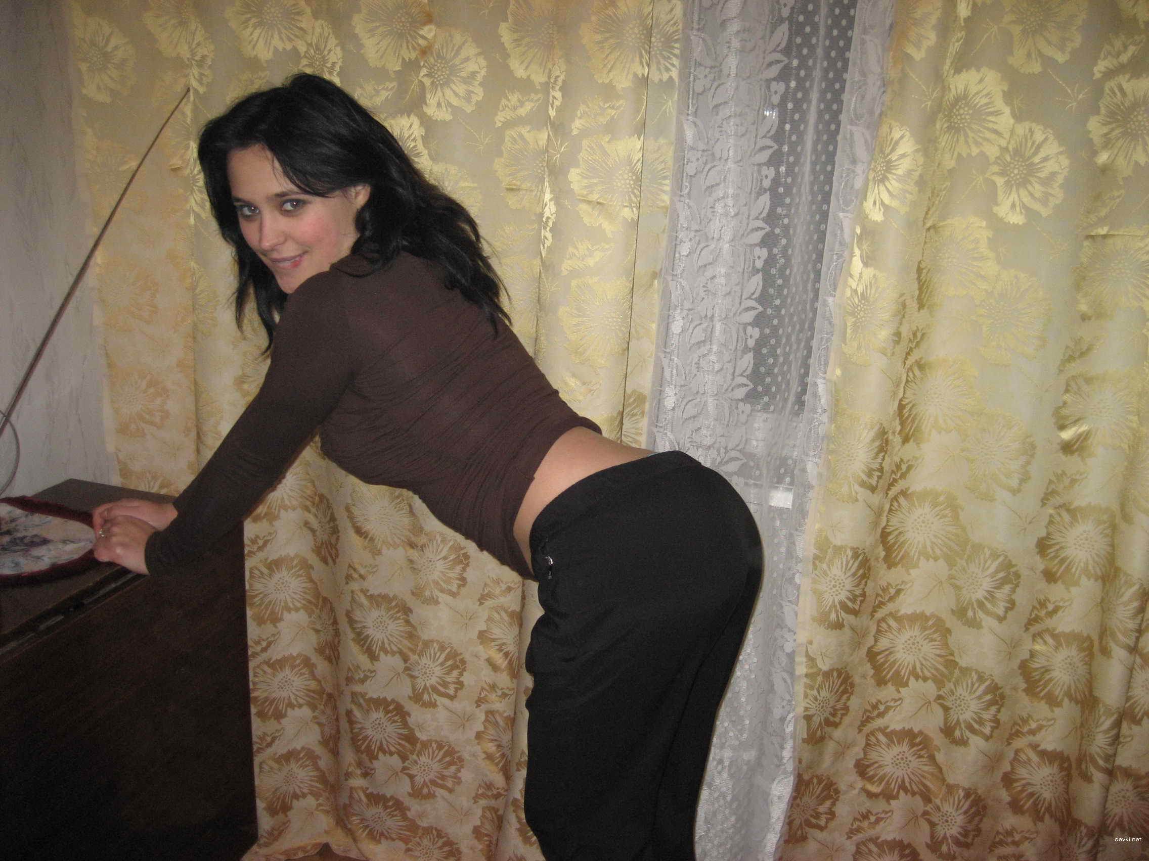 Private Brunette Amateur Home Photo: Explicit and Bold Display