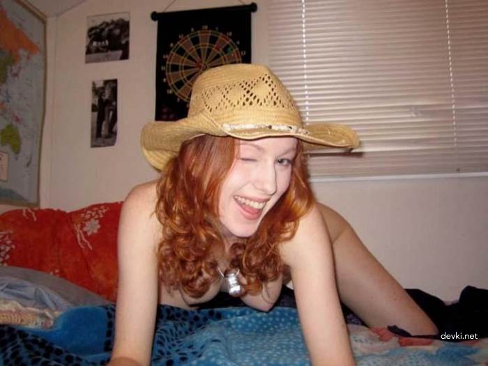 Amateur Redhead Cutie's Explicit Home Photos - Hot and Naughty Pics