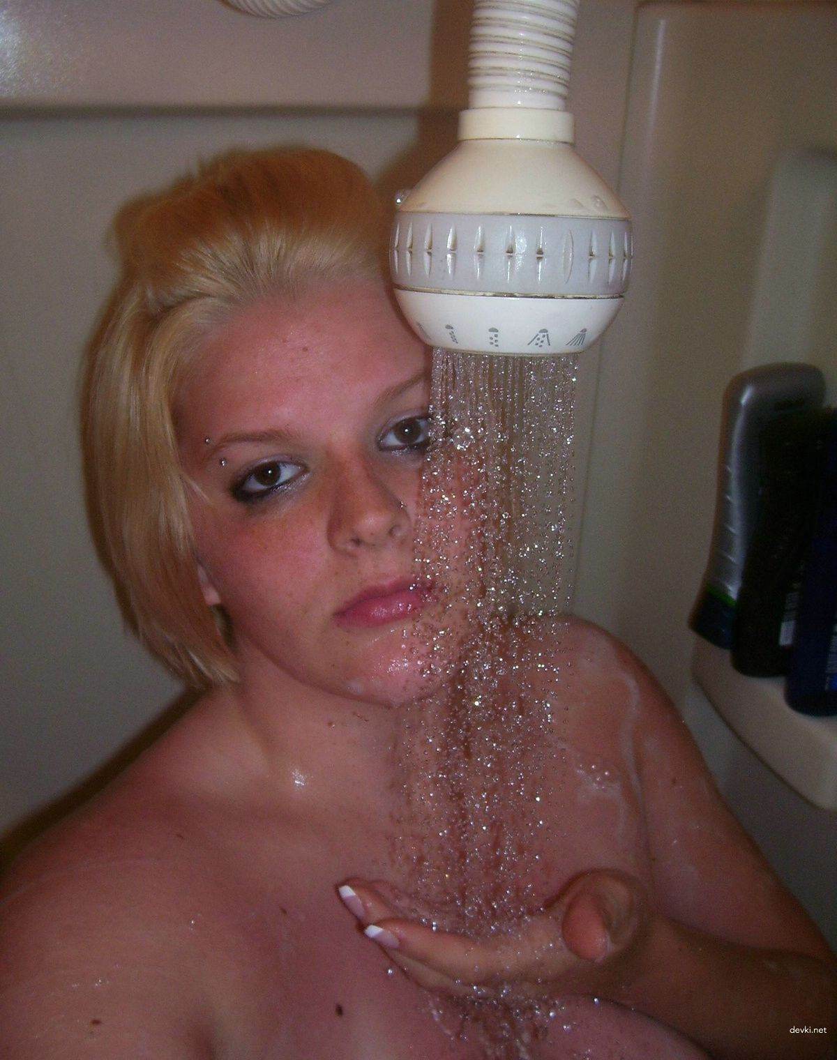 Blonde Amateur's Explicit Personal Life Photo Shoot
