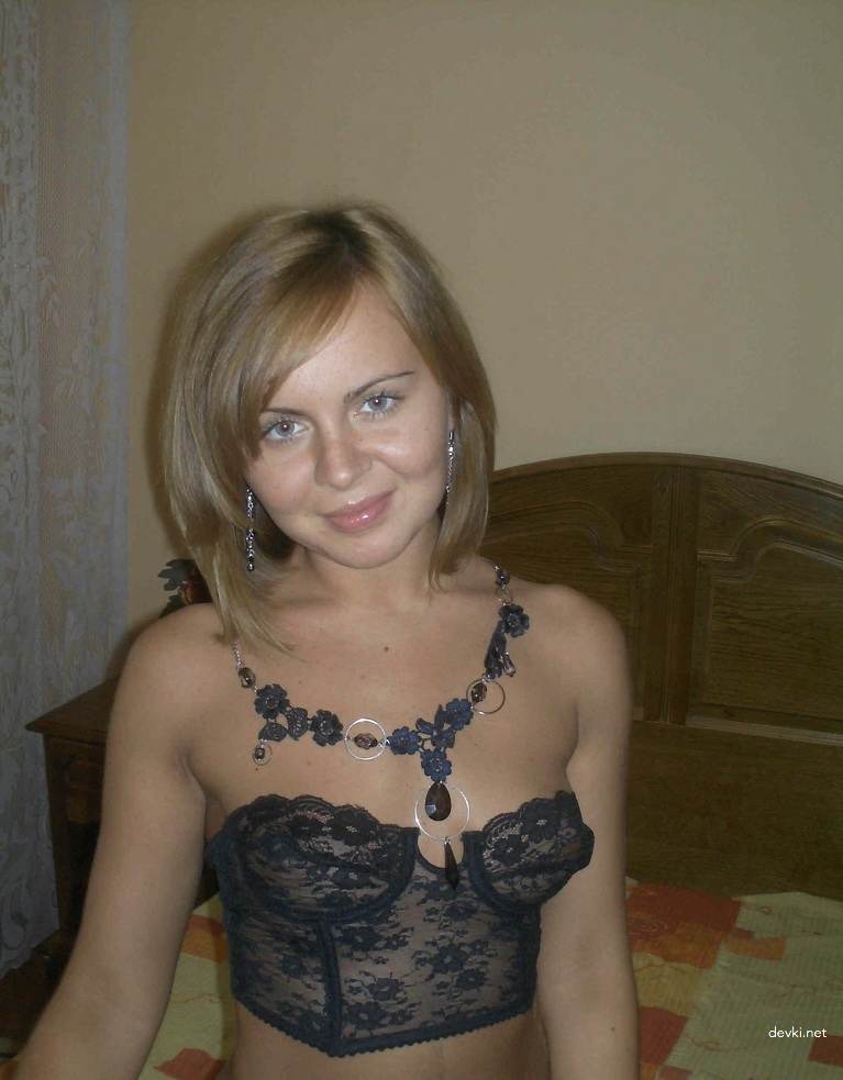 Seductive Amateur Poses in Lingerie - Explicit and Stunning Photoshoot