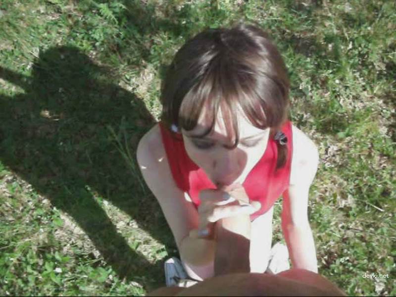 Outdoor Blowjob: Explicit Oral Sex in Nature