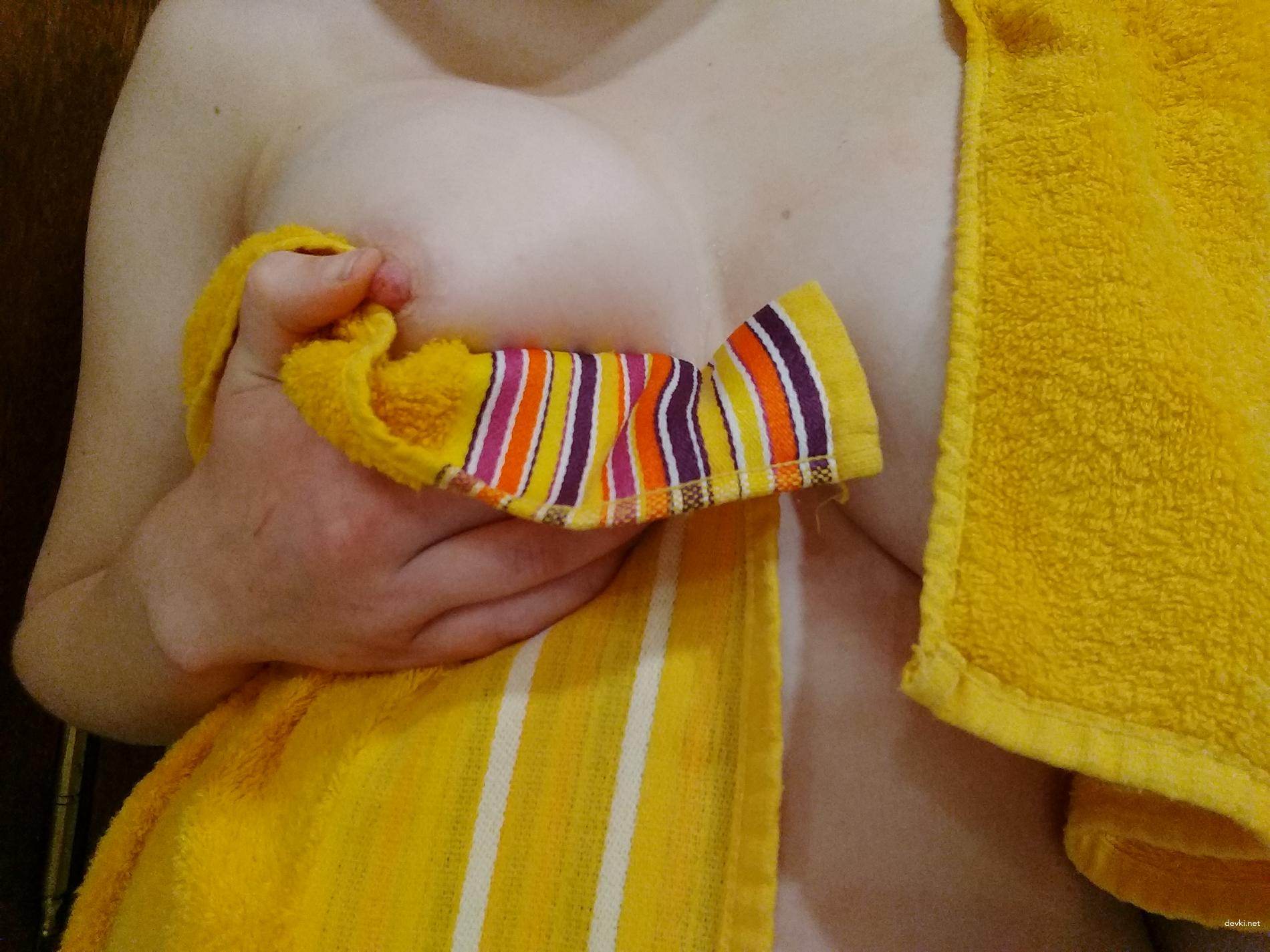 Hot Amateur Masturbating and Showering - Explicit XXX Photos