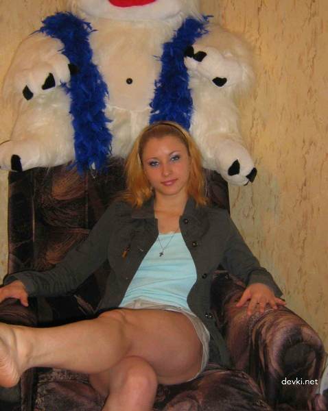 Hot Student Amateur Porn Pics: Sexy College Girl in Explicit Home Sex Photos