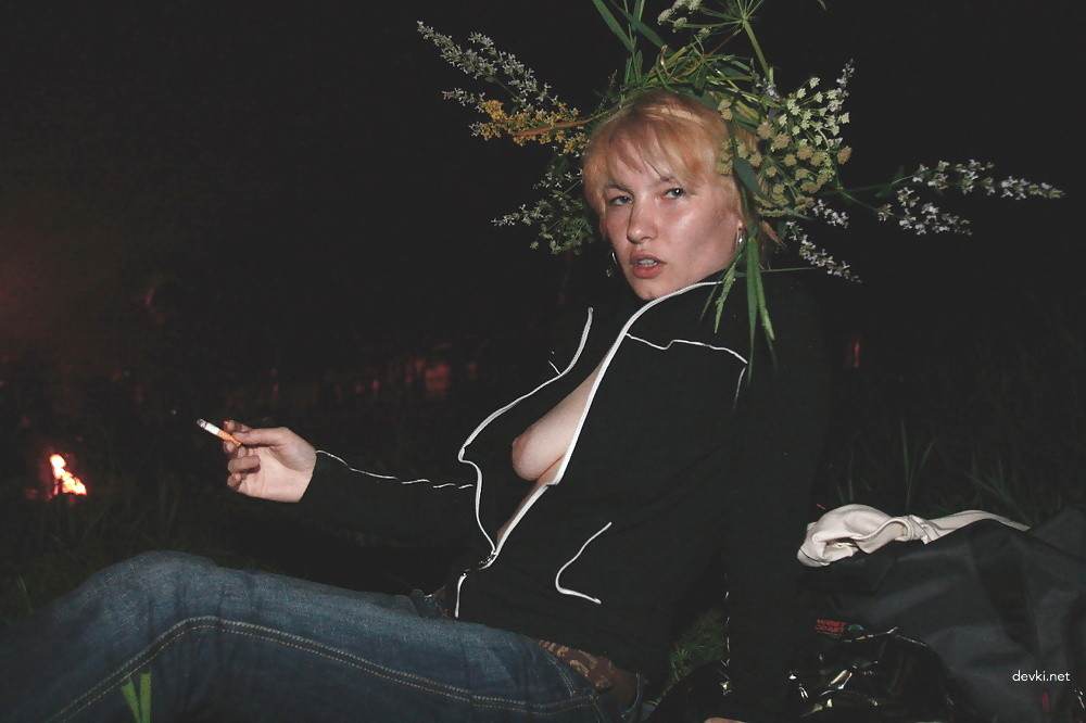 Fiery Amateur Loves Showing Off Her Pussy