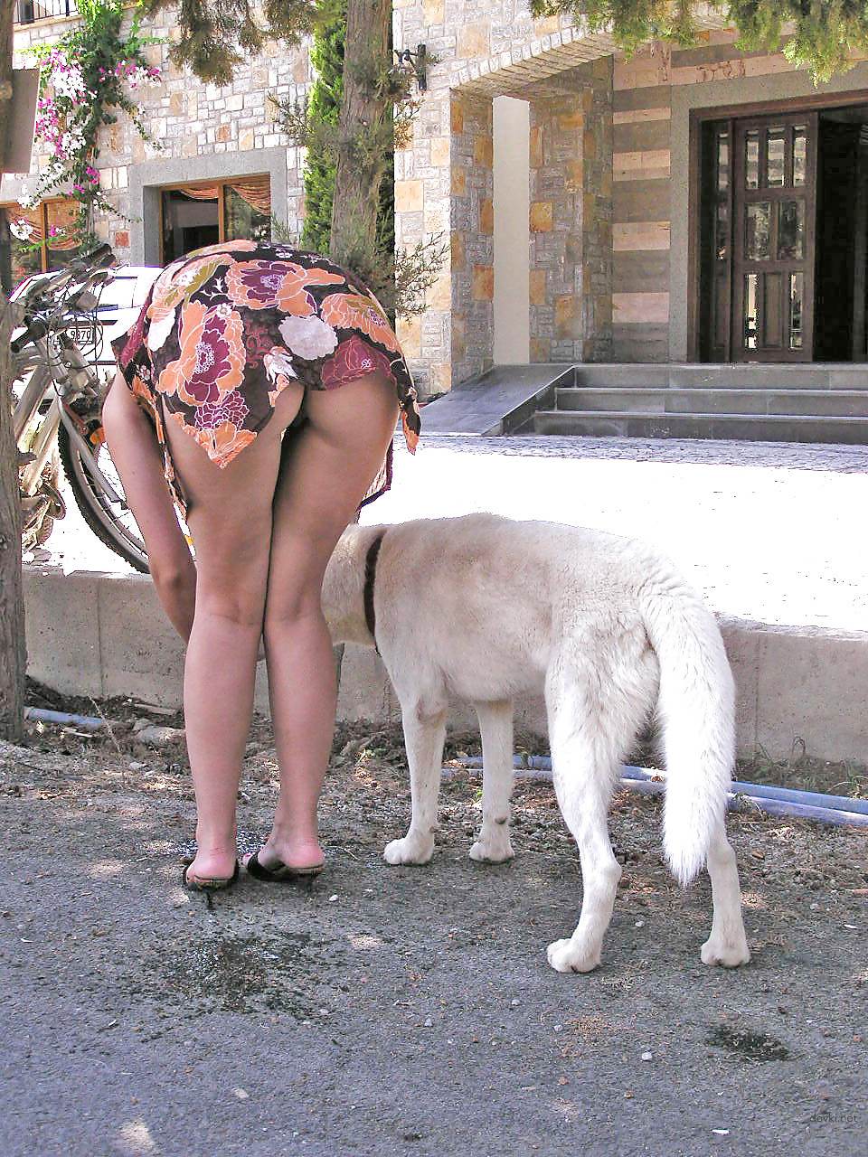 Fiery Amateur Loves Showing Off Her Pussy