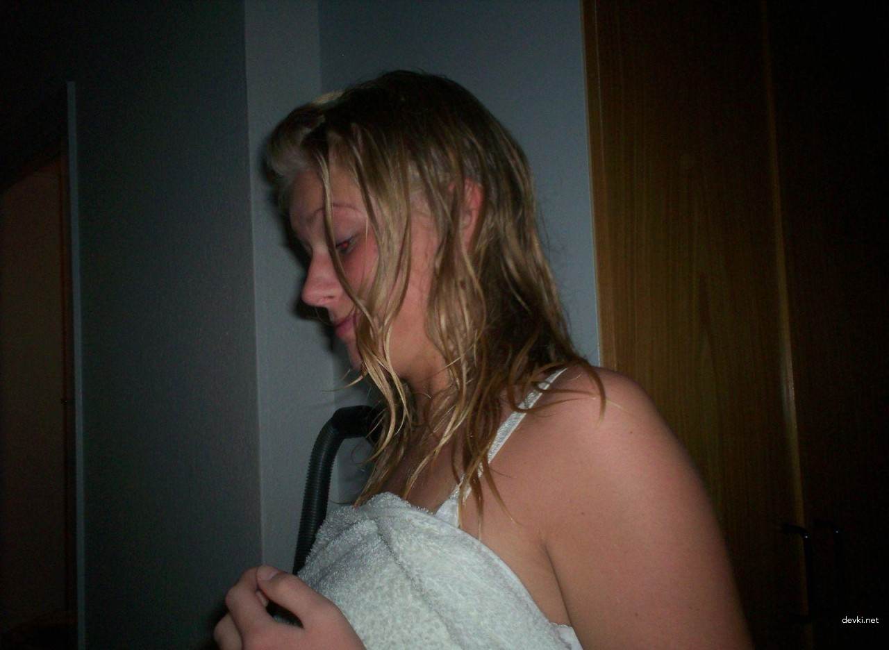 Explicit Homemade Sex with Sexy Blonde - XXX Amateur Porn