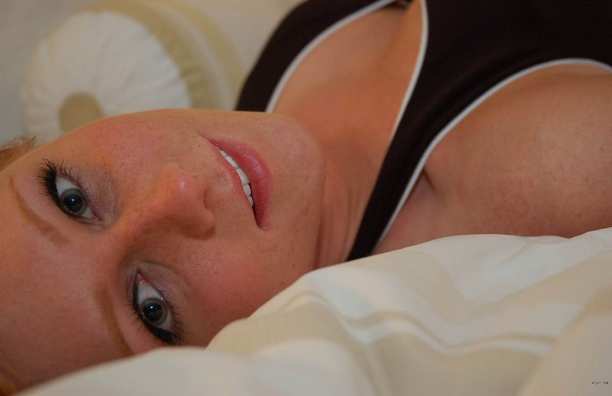 Redhead Amateur Porn Archive: Explicit Photos of Fiery Vixen