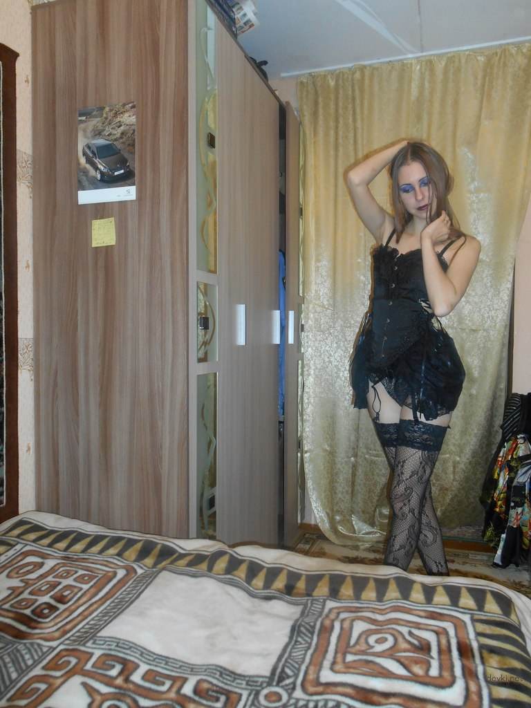 Amateur Slut Gets Naughty: Hot Porn Photos for Your Pleasure