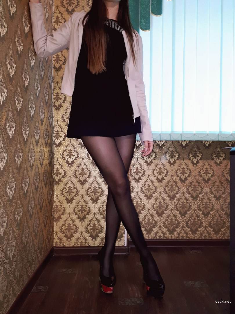 Seductive Amateur Babe Poses in Sexy Panties: Explicit Photo Shoot