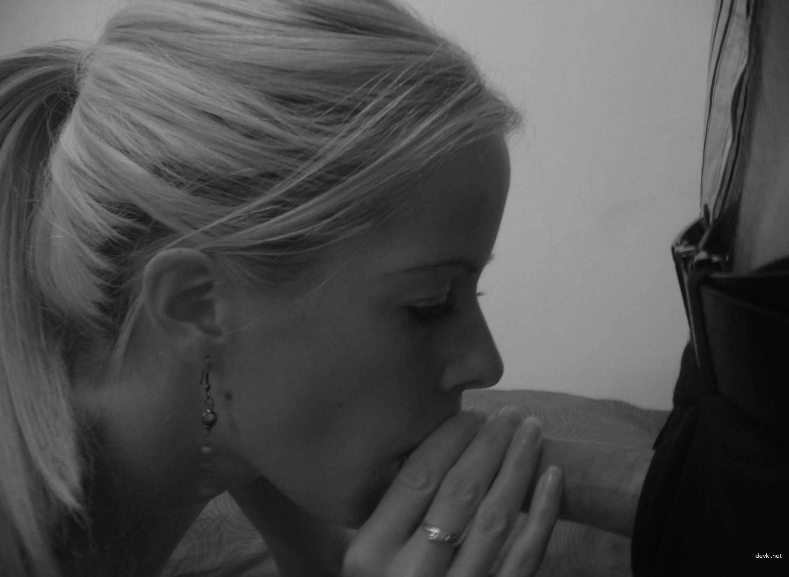 Blonde Pornstar in Red Bed - Explicit Amateur Sex Photos