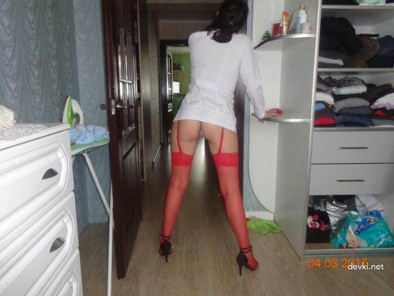 Nurse poses naked and sucks cock in explicit amateur porn photo shoot