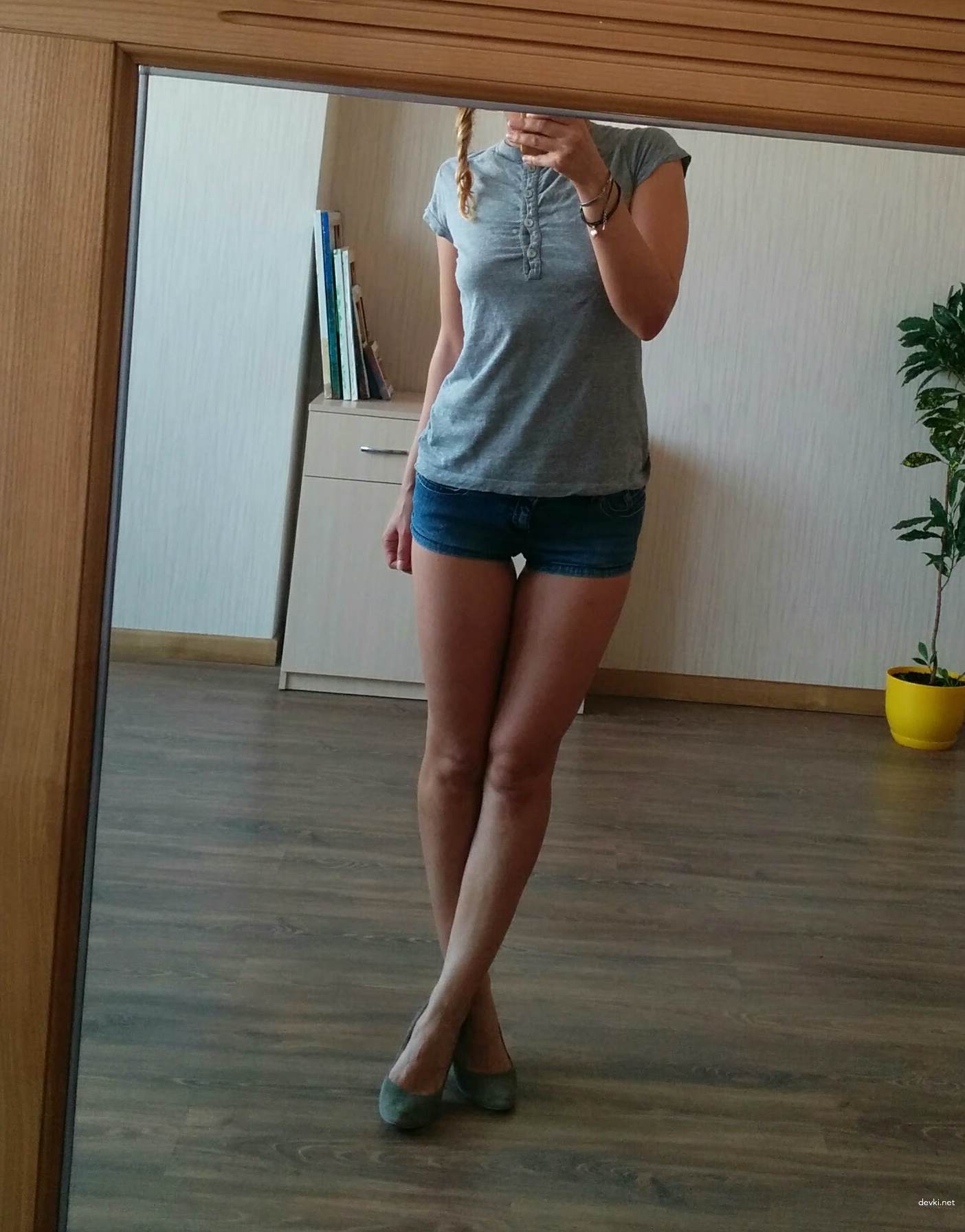 Hot Russian Amateur Erotica: Sexy Girl's Explicit Photos