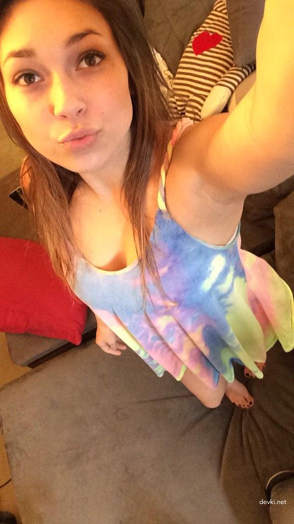 Stunning Babe with Perfect Body Takes Intimate Photos