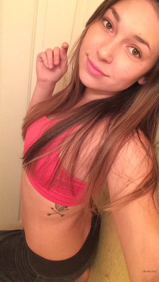 Stunning Babe with Perfect Body Takes Intimate Photos