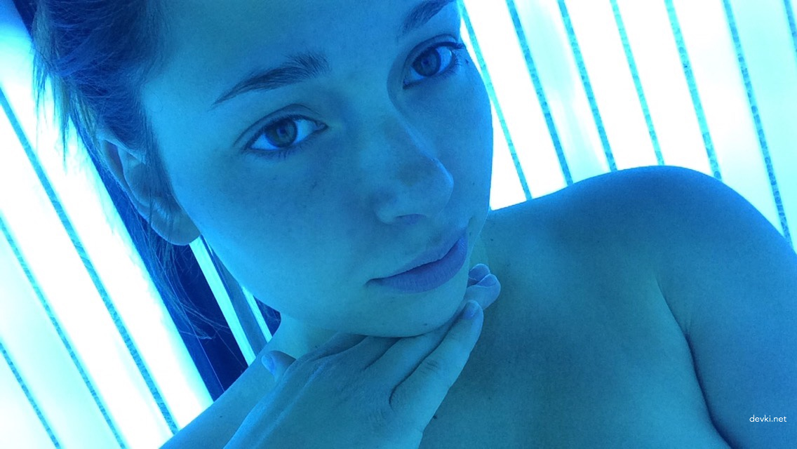 Stunning Babe with Perfect Body Takes Intimate Photos