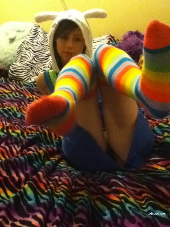 Hairy Pussy Girl Sucks Cock - Explicit Amateur Blowjob Photo