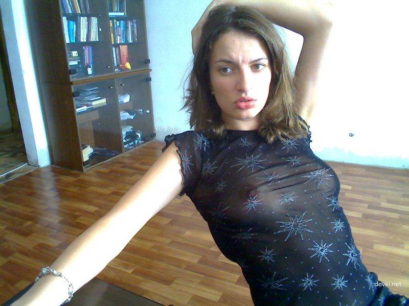 Private Erotic Photos of Cute Jewish Girl: Explicit Amateur Nudes