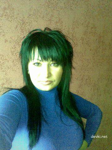 Juicy Brunette Teases Boyfriend's Cock in Amateur Porn Pic