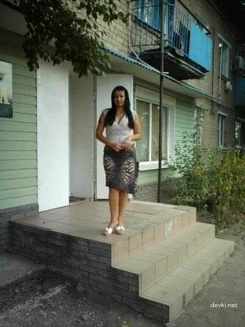 Juicy Brunette Teases Boyfriend's Cock in Amateur Porn Pic