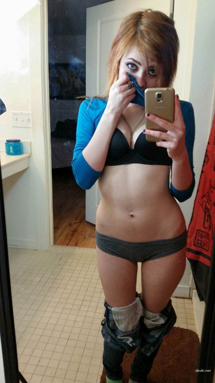 Hot Amateur Erotica: Busty Girlfriend's Steamy Photoshoot