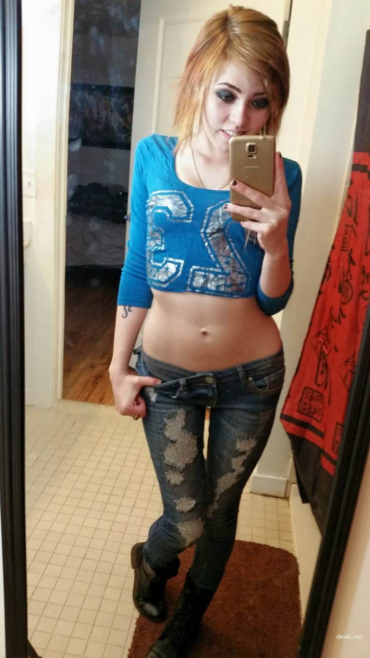 Hot Amateur Erotica: Busty Girlfriend's Steamy Photoshoot