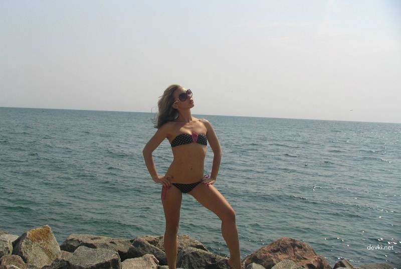 Amateur Slut Fucks Herself with Banana - Explicit Homemade Porn