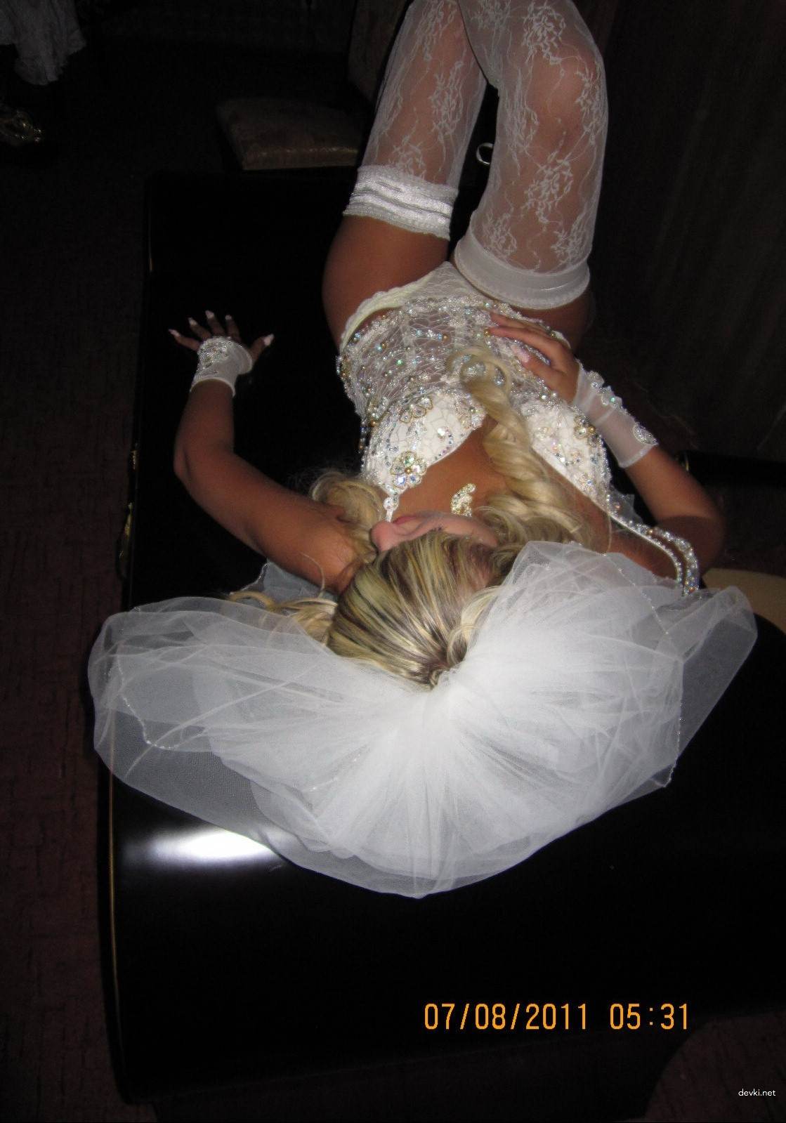 Hot Young Russian Wife Amateur Porn Pics - Explicit Homemade Sex