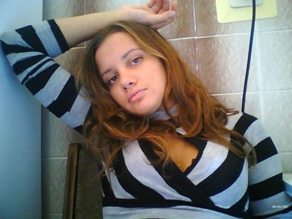 Explicit Amateur Brunette Erotica in Various Locations: Hot and Sexy Content