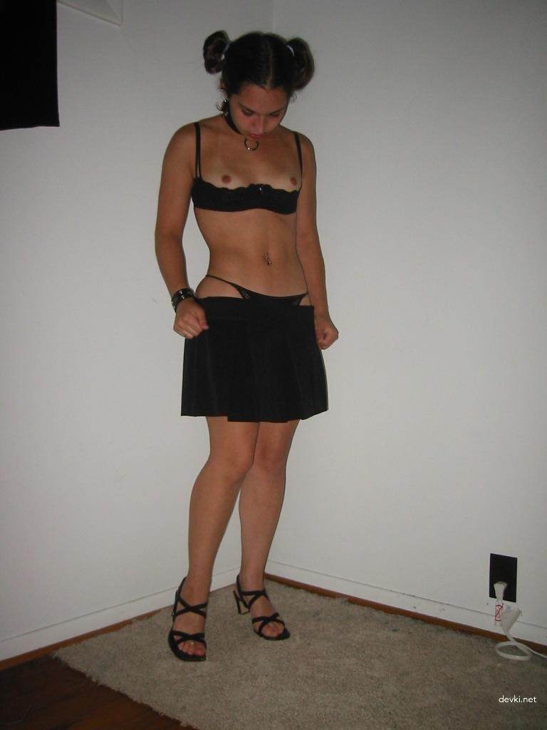 Hot Brunette Amateur Porn Archive: Explicit Sex Photos