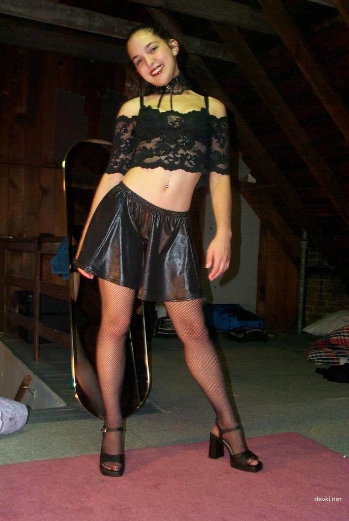 Hot Brunette Amateur Porn Archive: Explicit Sex Photos