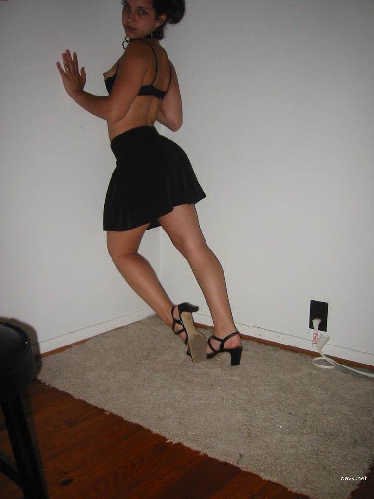 Hot Brunette Amateur Porn Archive: Explicit Sex Photos